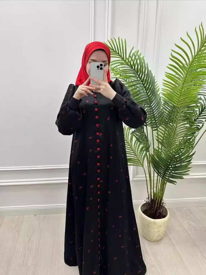 a woman taking a selfie, abaya casual fashion