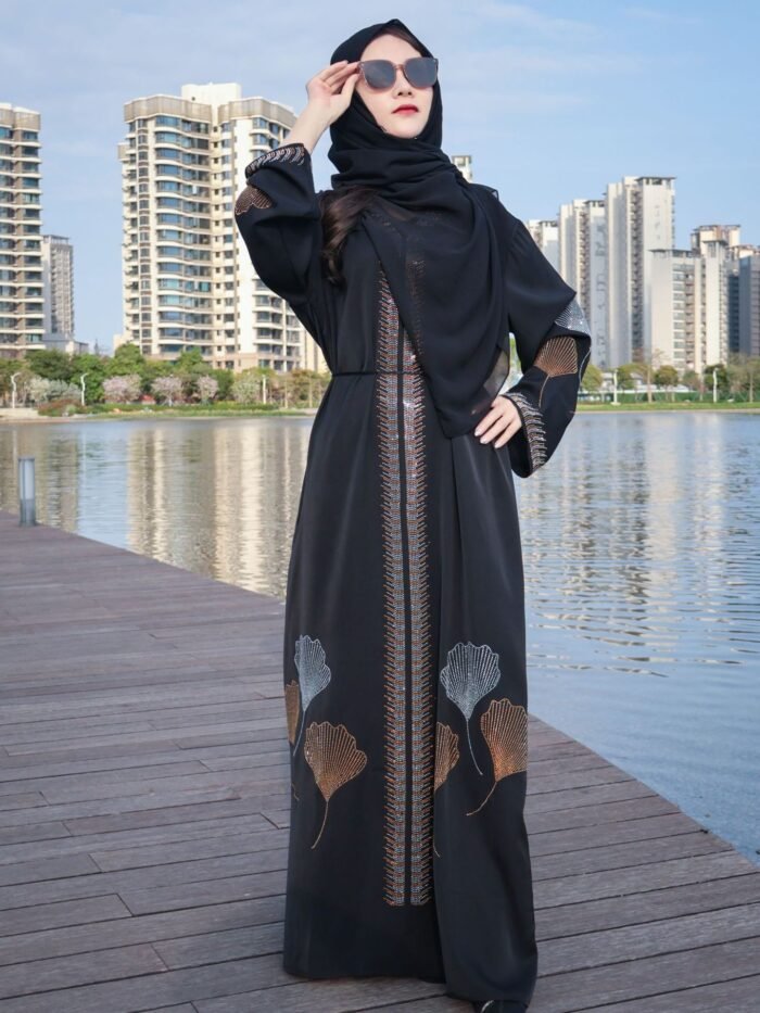 Alternative view of abaya style khaleeji