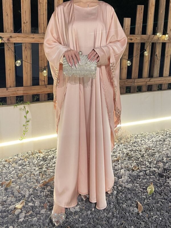 How Much is an Abaya Dress? A Comprehensive Guide 7 How Much is an Abaya Dress? A Comprehensive Guide
