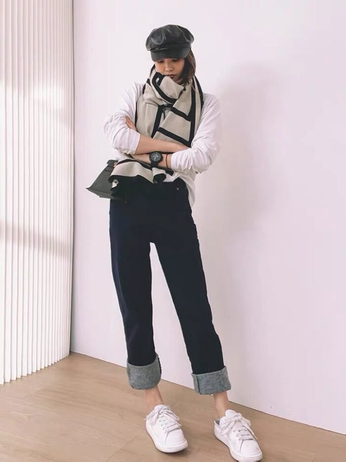 Alternative view of Luxurious satin head scarves – The Perfect Winter Essential