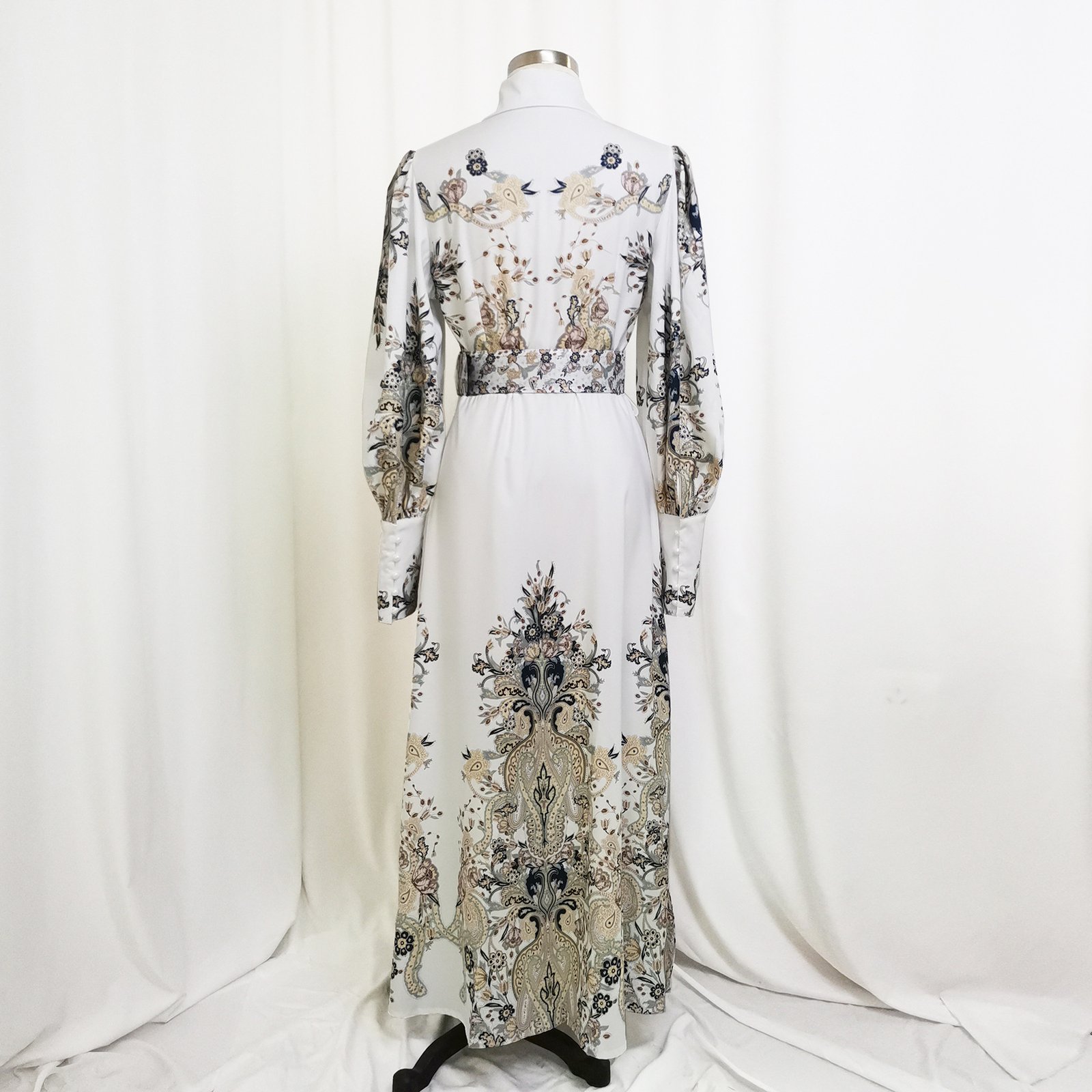 Iconic Traditional Muslim Wear – Where Heritage Meets Elegance 6 5