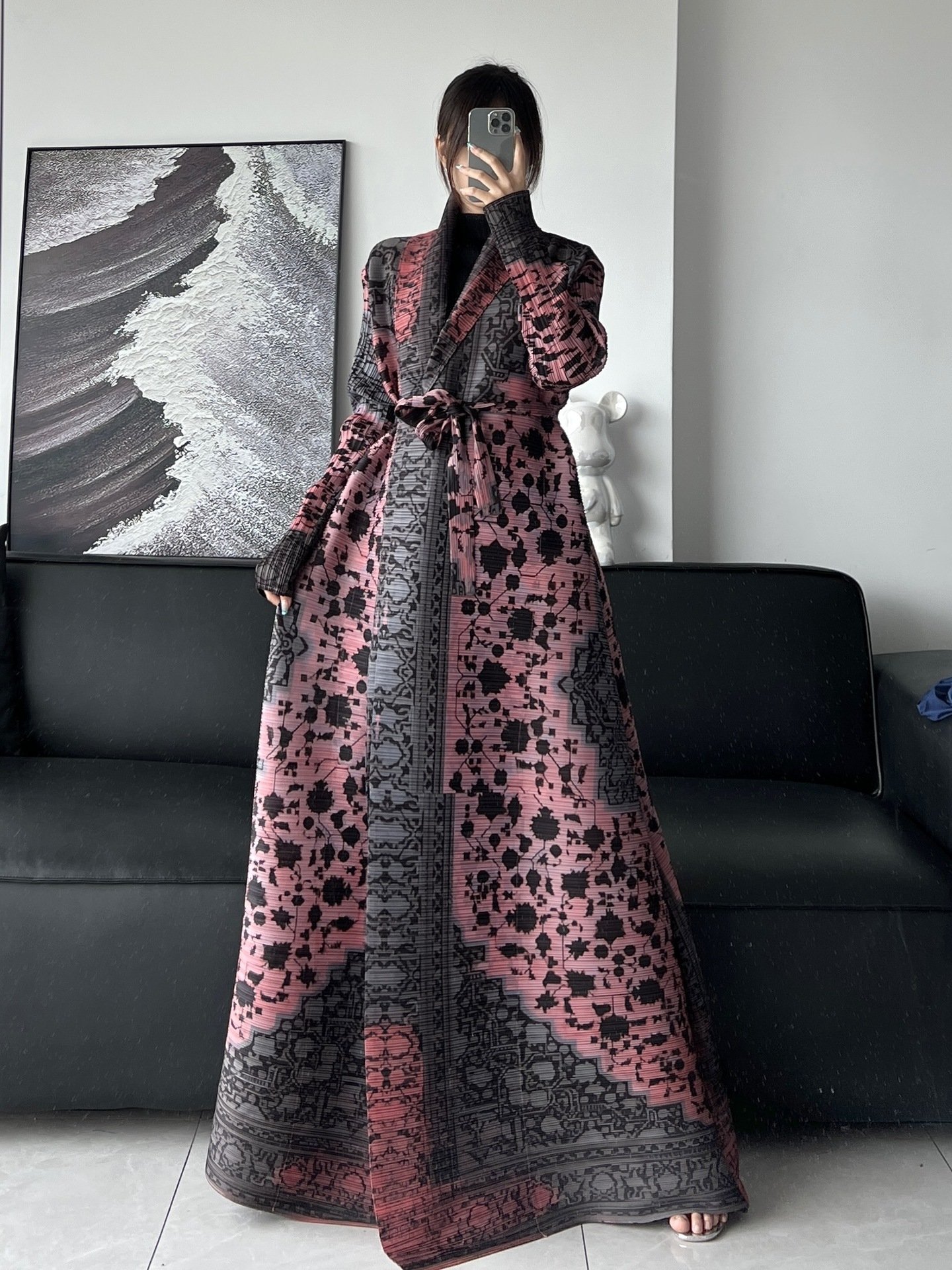 Glamorous Winter Abayas – Folded Elegance for Chilly Seasons 5 Glamorous Winter Abayas – Folded Elegance for Chilly Seasons - Image 5