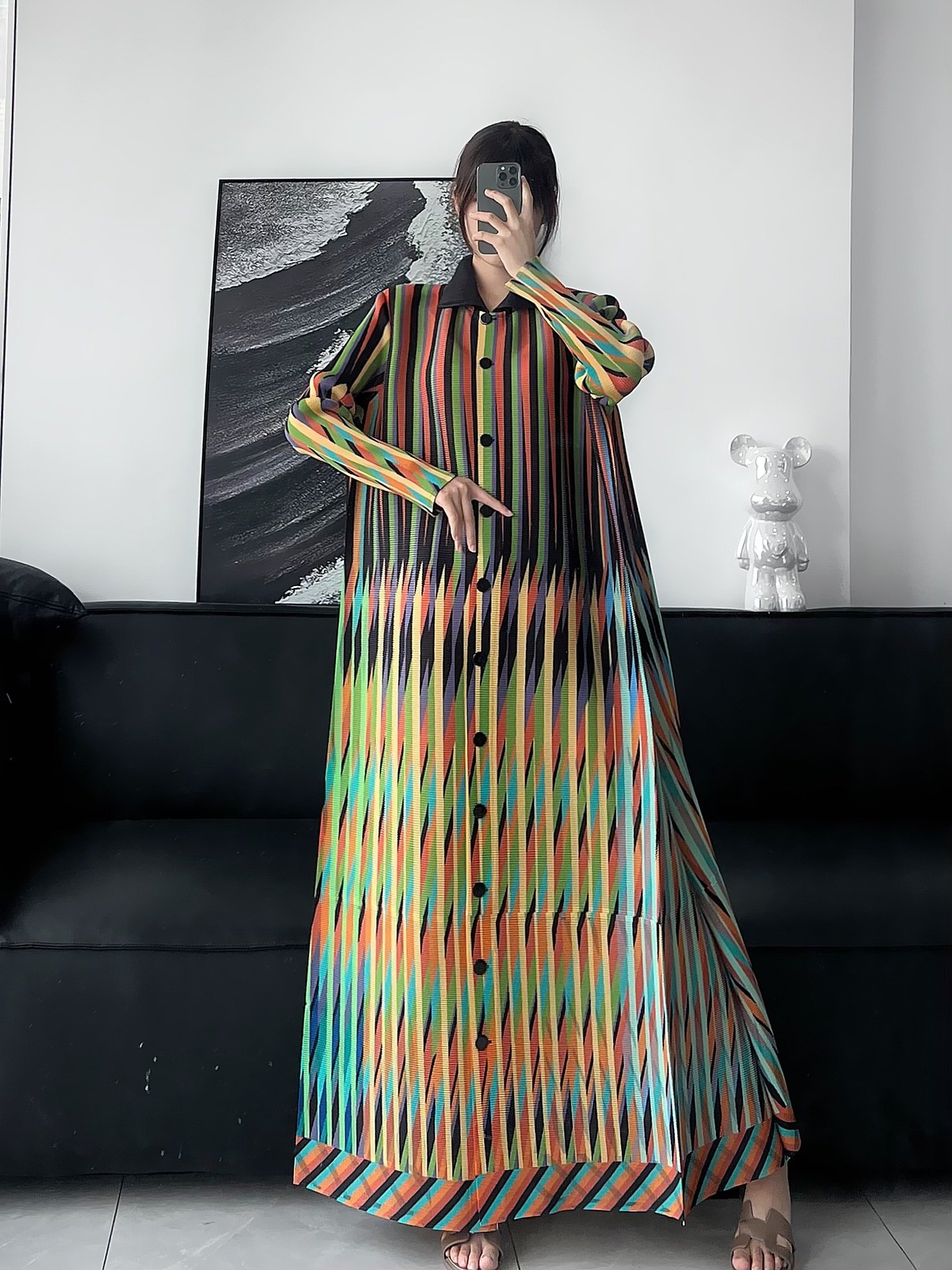 Glamorous Winter Abayas – Folded Elegance for Chilly Seasons 7 Glamorous Winter Abayas – Folded Elegance for Chilly Seasons - Image 7