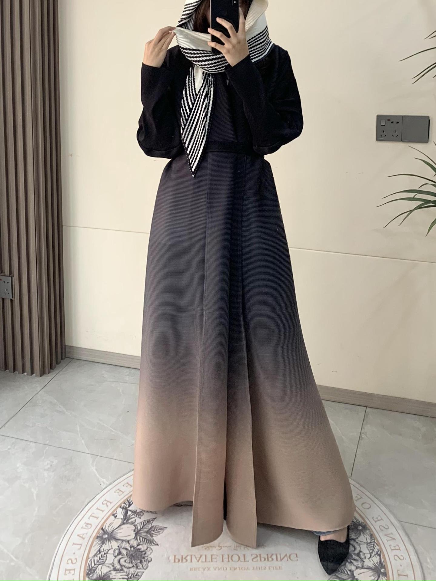 Glamorous Winter Abayas – Folded Elegance for Chilly Seasons 8 Glamorous Winter Abayas – Folded Elegance for Chilly Seasons - Image 8