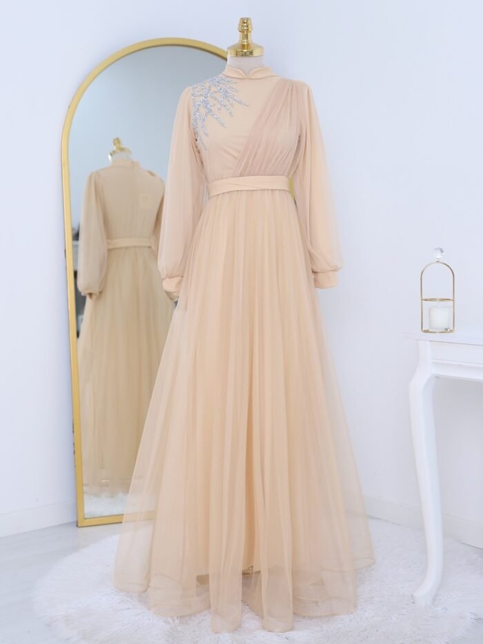 Alternative view of Stunning Turkish Wedding Dress – Elegant Tulle Evening Gown with Stone Detail & Belted Waist