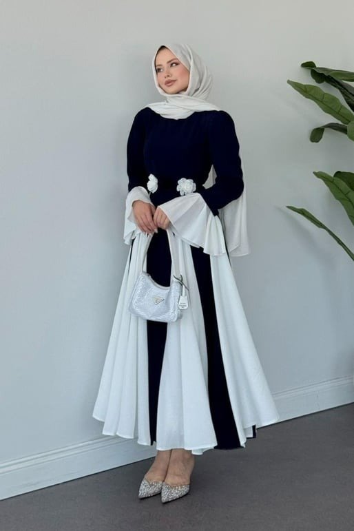 Alternative view of Stunning Double-Tone Crepe Abaya
