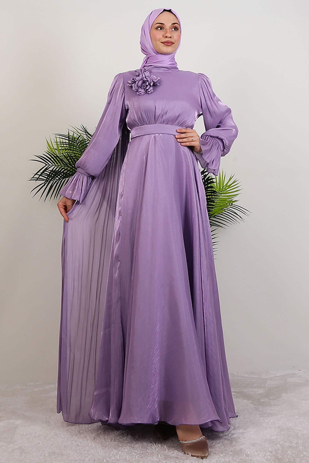 Off-the-Shoulder Cape Dress in Lilac - 44 , Lilac
