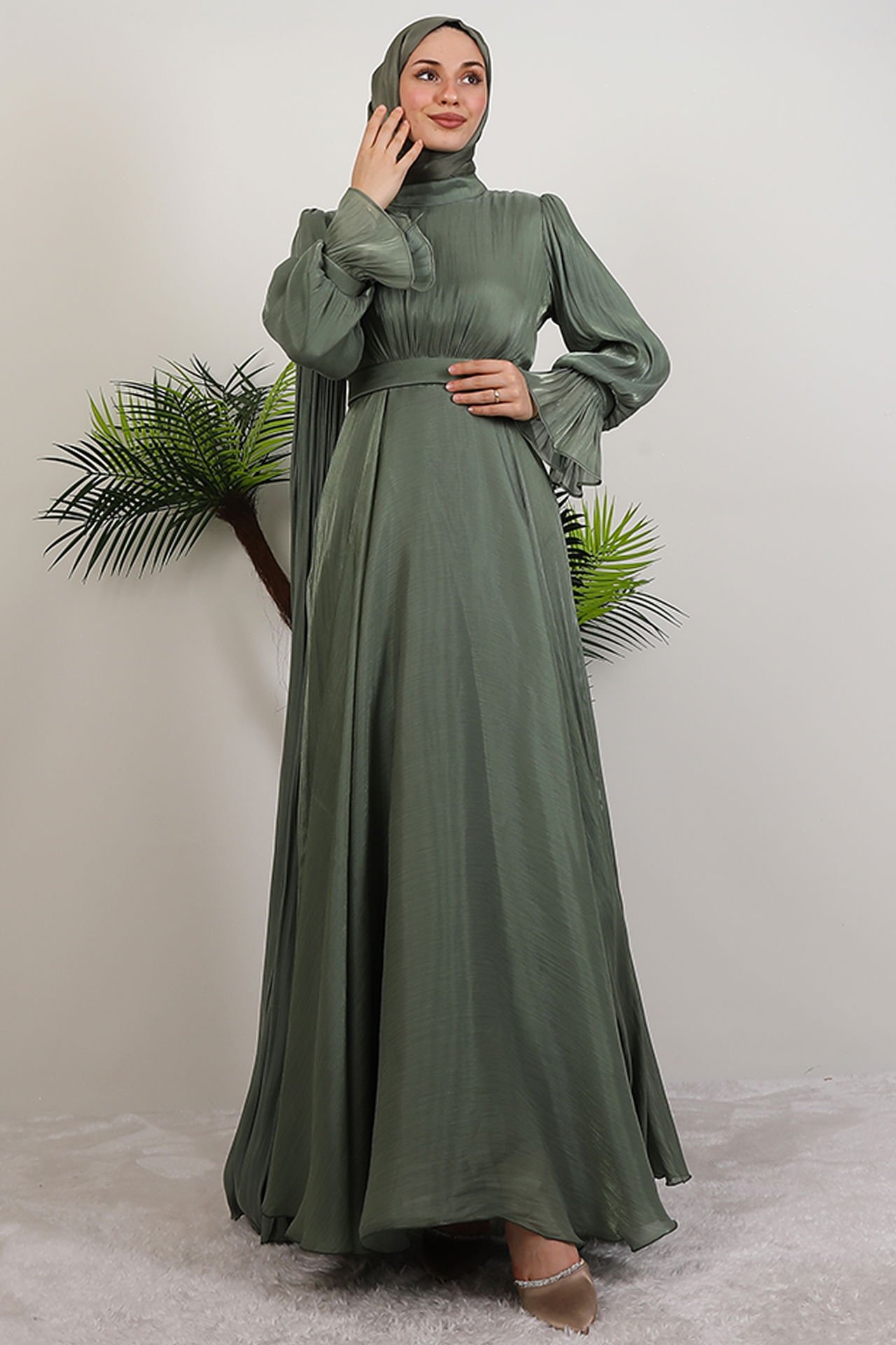 Off-the-Shoulder Cape Dress in Lilac - 44 , Green