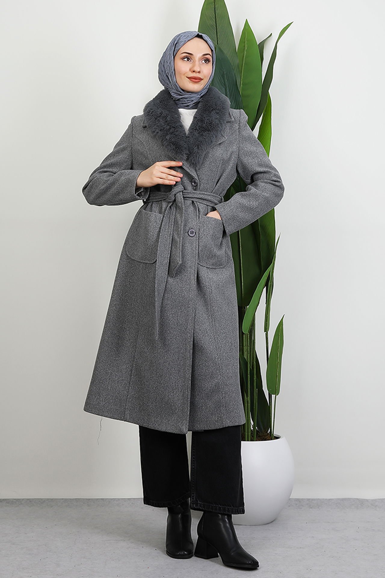 Fur Coat Dark Gray