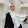 2052 Shawl Ecru 23 2052 sal ekru sal bym fashion 30726 31 B